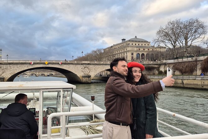 Seine River Sightseeing Guided Cruise by Vedettes du Pont Neuf - Live English and French Commentary: The Real Difference Maker