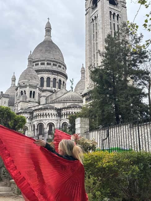 The voice of Montmartre is a must-see in Paris - Place des Abbesses: where the tour turns into a guided performance