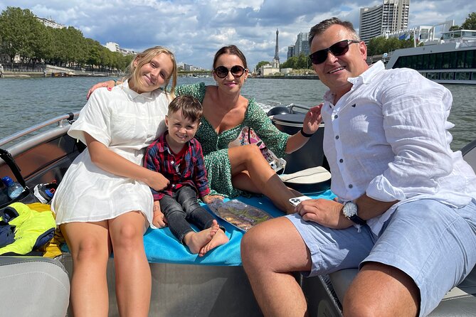 Top Private Cruises in Paris with French Champagne and surprises - First things first: where you meet on the Seine