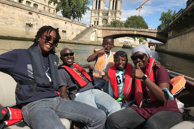 Top Private Cruises in Paris with French Champagne and surprises - Who this cruise suits best
