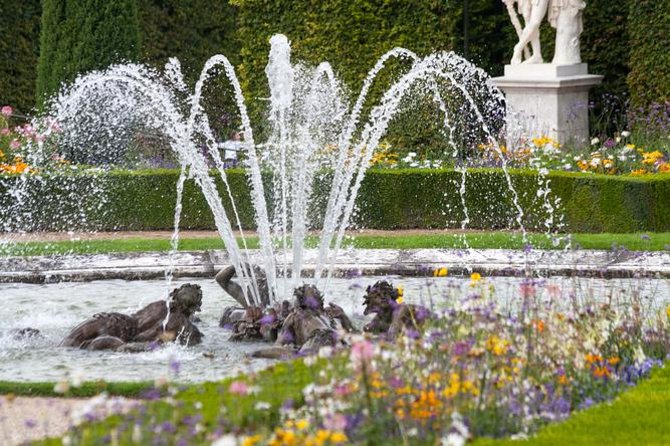 Versailles Château and Gardens Walking Tour from Paris by Train - Getting to Versailles by RER: The Part You Want Handled