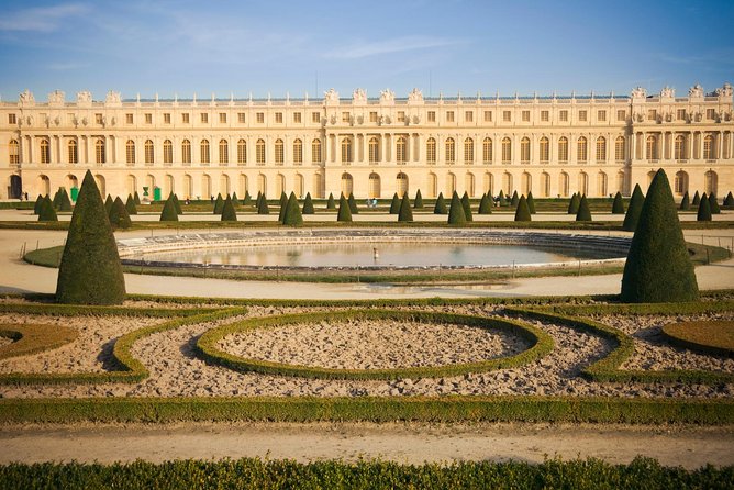 Versailles Domain Bike Tour with Palace Entry by Train from Paris - The Royal Exterior Start: A Good Way to Orient Yourself