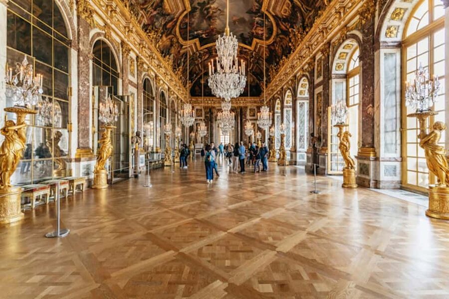 Versailles: Entry ticket & Private Apartments VIP Tour - Group size, rules, and the timing that can make or break your day