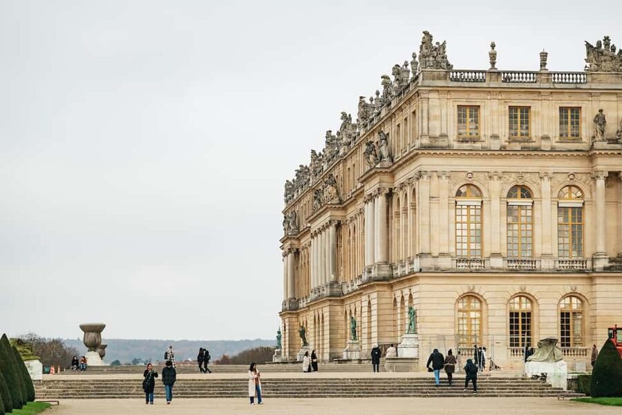 Versailles: Entry ticket & Private Apartments VIP Tour - Should you book this Versailles VIP tour?