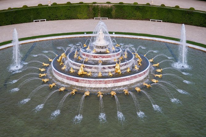 Versailles: Full Day Tour & Shuttle from Paris - Crowds, waiting, and comfort: the stuff that can make or break the day