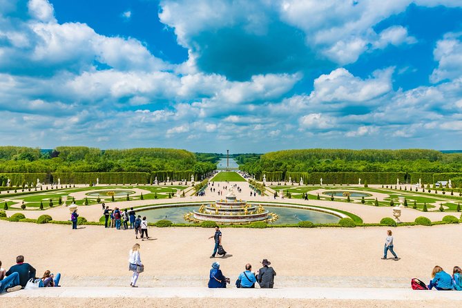 Versailles Palace and Gardens Half Day Guided Tour from Paris - What the guide changes, for better or worse