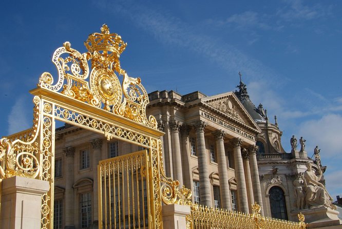Versailles Palace and Gardens Half Day Guided Tour from Paris - Stop 1: Louis XIV’s equestrian statue, a quick warm-up you should notice
