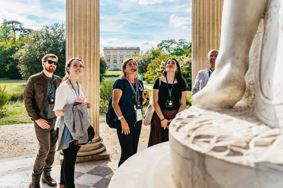 Versailles: Palace, Gardens & Marie Antoinette’s Estate Tour - Guides and the storytelling factor that makes Versailles click