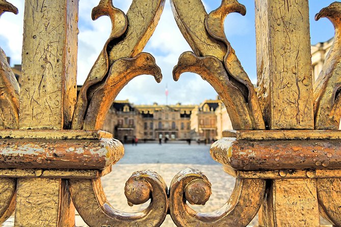 Versailles Palace & Gardens Tour with Transport from Paris - Small-Group Comfort on a Big, Busy Site