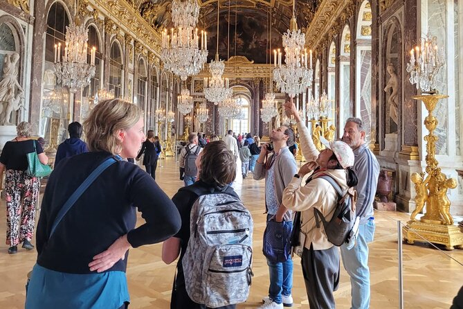 Versailles Palace Guided Tour with Gardens Access - Getting through the Palace entry line with planned time access