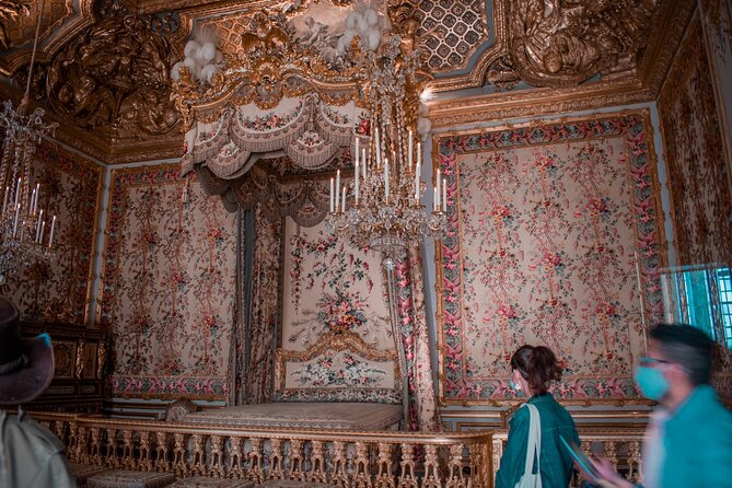 Versailles Palace Guided Tour with Reserved Entry - Gardens after the tour: flexible walking, seasonal tickets
