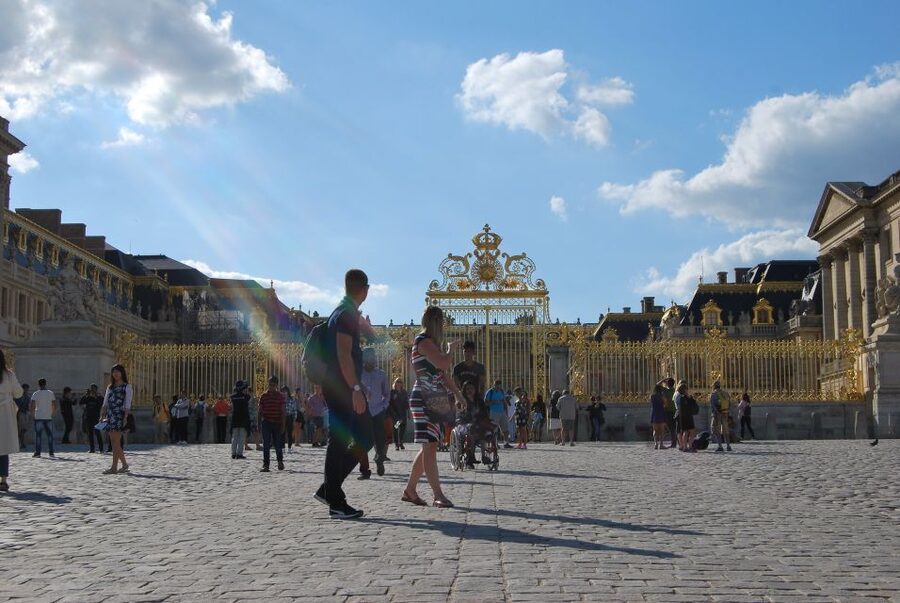 Versailles: Palace Guided Tour with Skip-the-Line Ticket - The guide makes or breaks Versailles