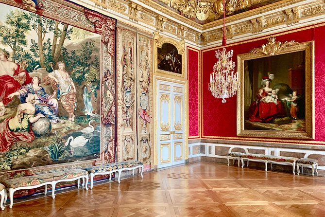 Versailles Palace Private Tailored Guided Tour With Hotel Pickup - Gardens of Versailles: 45 Minutes to Reset Outside