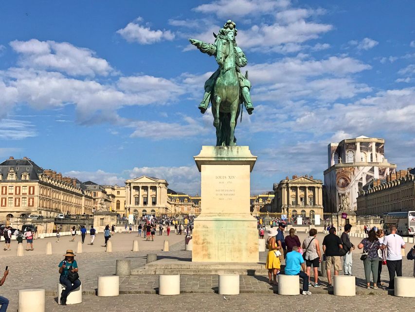Versailles: Skip-the-Line Guided Palace Tour and Full Access - Inside the Royal Apartments: what the guided route actually gives you