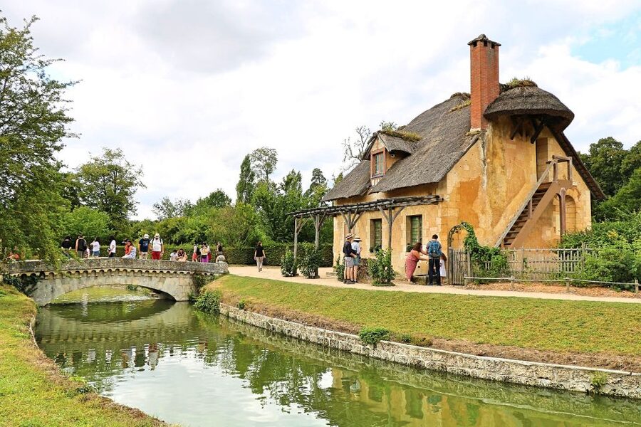 Versailles: Skip-the-Line Guided Palace Tour and Full Access - Who this tour suits best, and who should rethink it
