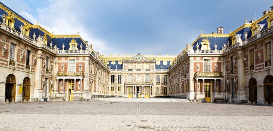 Versailles: Skip-the-Line Guided Tour of Palace with Gardens - Hall of Mirrors: The Photo Stop With Real Context