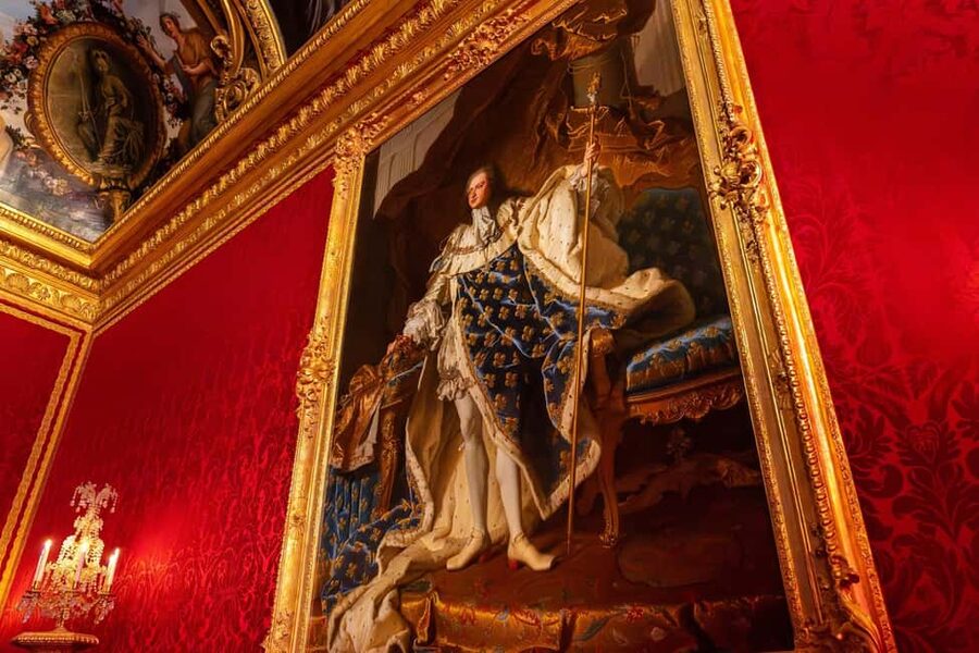 Versailles: Skip-the-Line Versailles Palace and Gardens Tour - Inside the Palace: Hall of Mirrors and the Royal Apartments