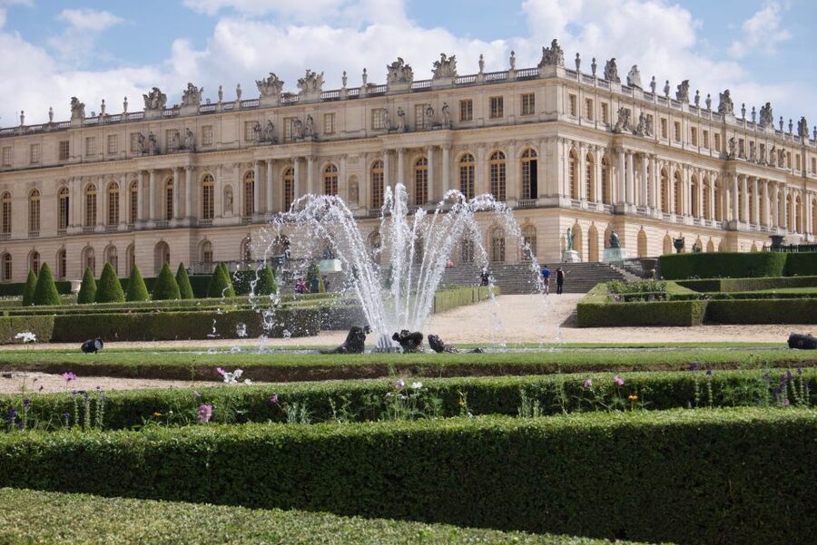 Versailles: Skip-the-Line Versailles Palace and Gardens Tour - Marie Antoinette Moment, Without the Extra Detours